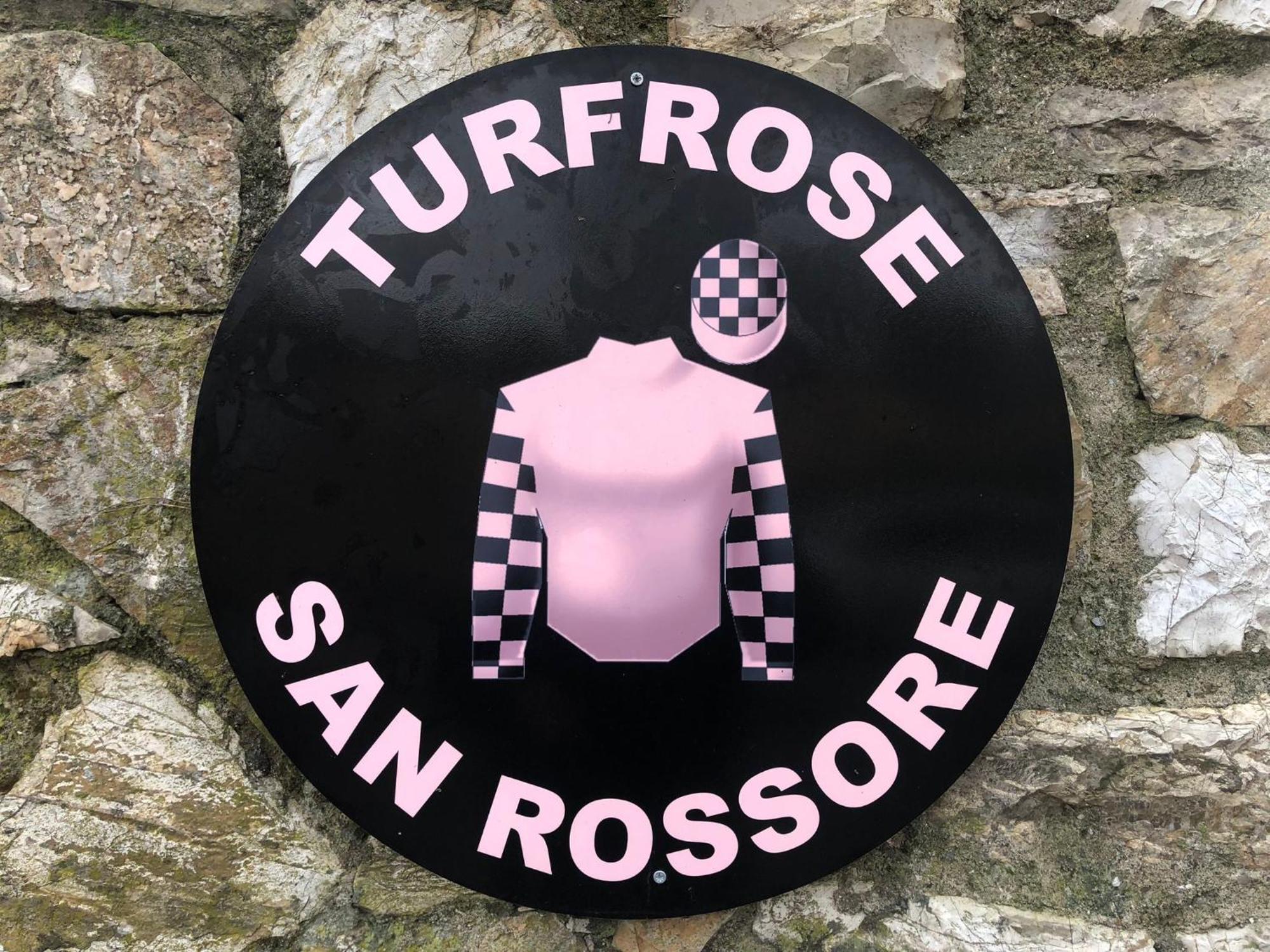 Turfrose Di San Rossore A Pisa By Zoom In Earth Esterno foto